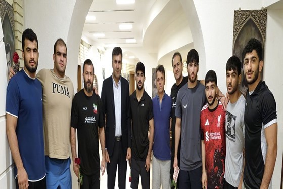 ظهر امروز و در محل کمپ تیم های ملی فدراسیون کشتی صورت گرفت (( همراه با  گزارش تصویری)):